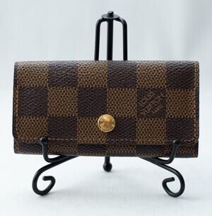Authentic Louis Vuitton Multicles 4 Key Holder Damier Ebene - date code# CT4152